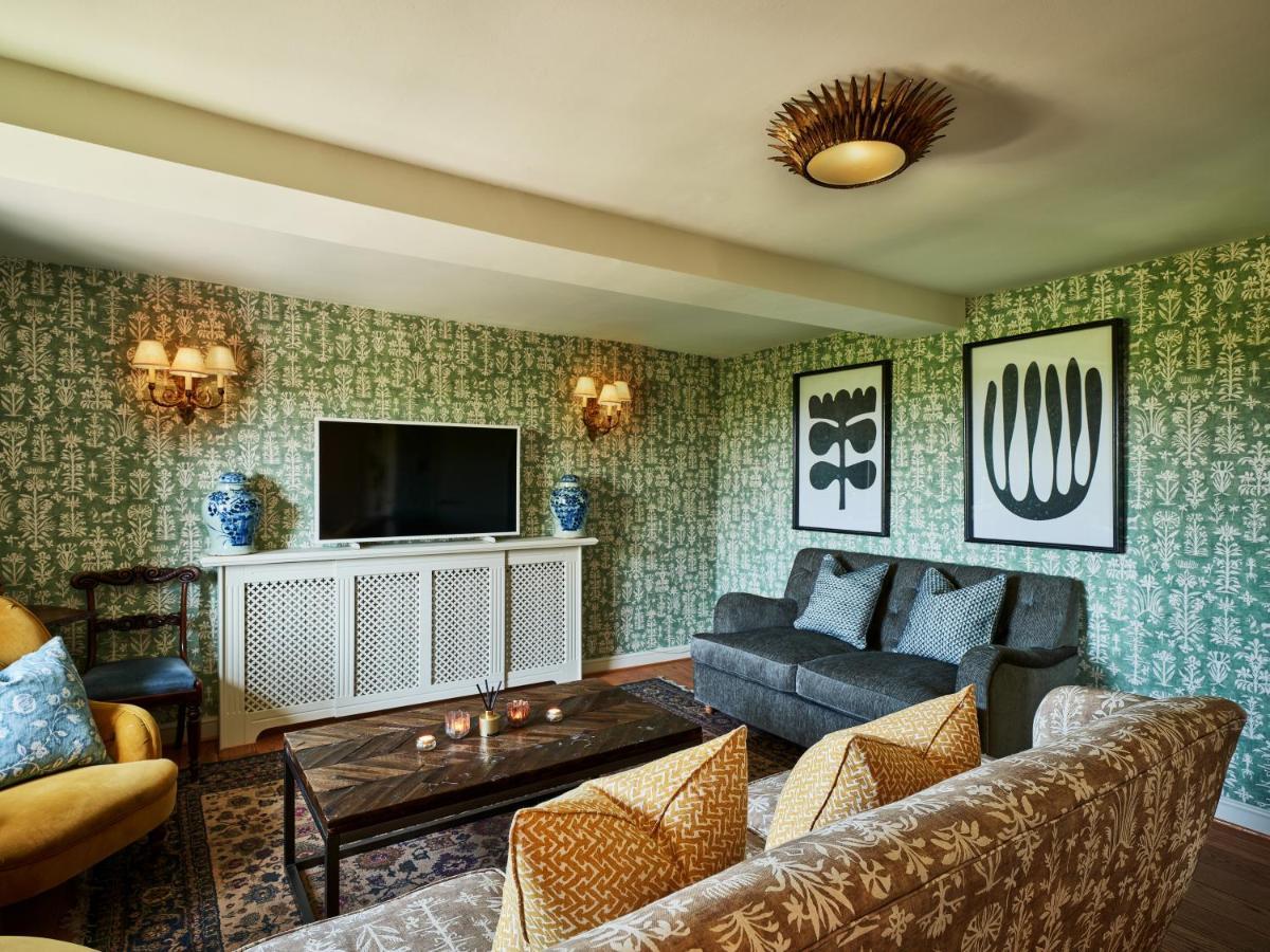 Townhouse Suites- Abbey Row Малмсбери Экстерьер фото