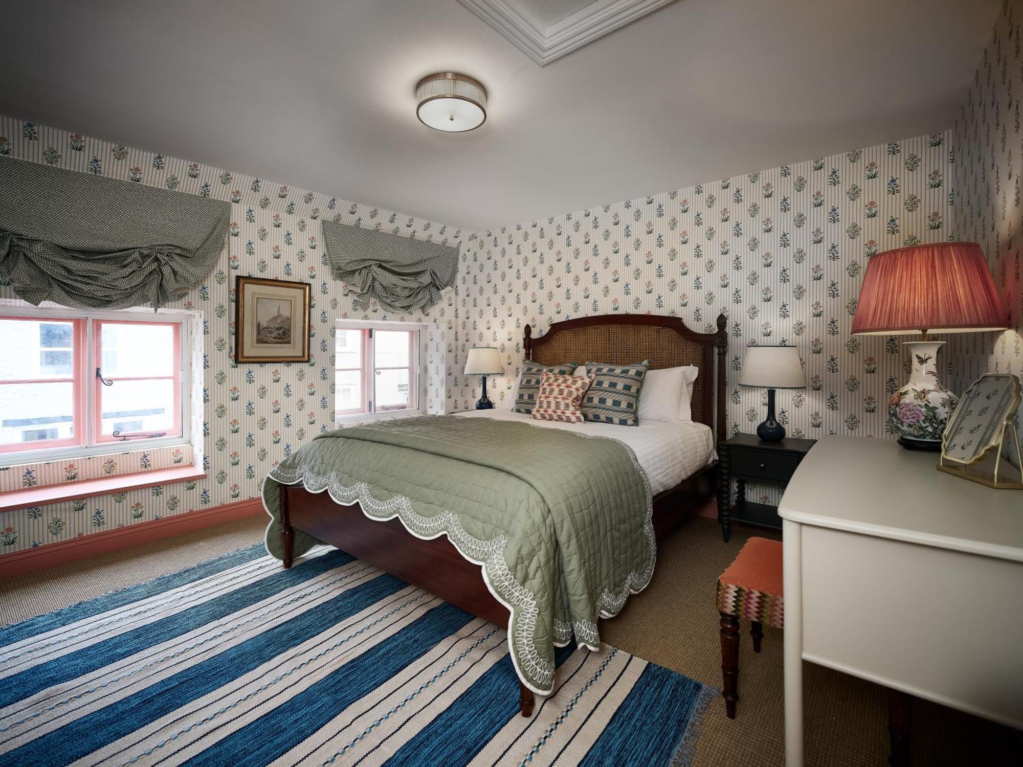 Townhouse Suites- Abbey Row Малмсбери Экстерьер фото